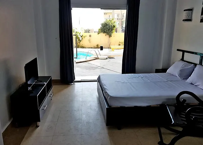 In Almaz Plaza Aparthotel